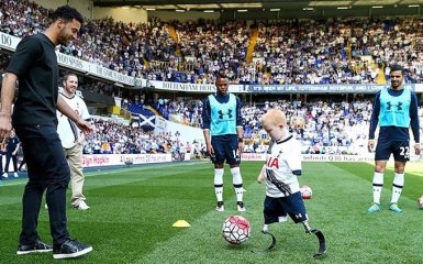 Безногий футбольний фанат став героєм соцмереж: опубліковано відео