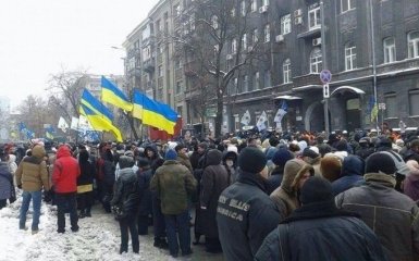 В Киеве странные люди продолжают протесты: появились новые фото и видео