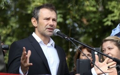 Вакарчук на линейке рассказал о героях: опубликовано видео