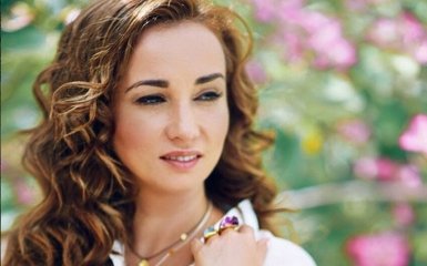 Відома російська телеведуча заінтригувала новим фото