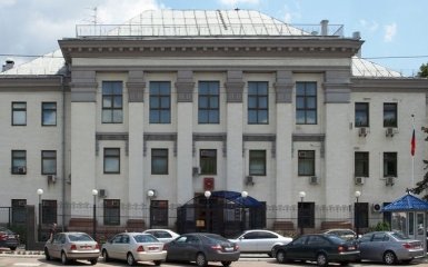 Киевсовет расторг договор аренды земли с посольством России