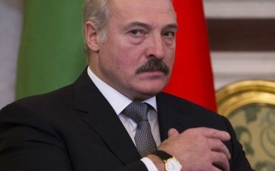 Лукашенко вирішив створити нове командування біля України — лякає війною