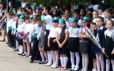 В Крыму последний звонок превратился в акцию против оккупантов: появились фото