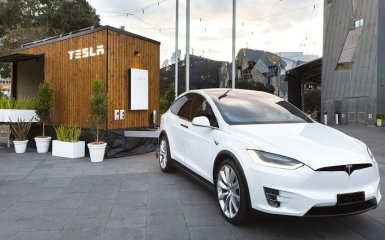 Tesla побудувала пересувний будинок з сонячними панелями: опубліковані фото