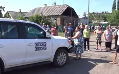 Жители Горловки набросились на наблюдателей ОБСЕ: появилось видео