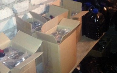 Поліція дізналася, де робили сурогат, який вбив три десятки українців: з'явилися фото