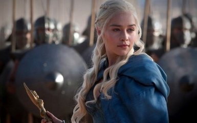 Зірку "Гри престолів" Емілію Кларк помітили з новим хлопцем - яскраві фото