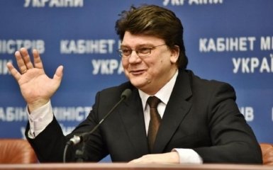 В Минспорта радикально поступили с "иконостасом" министров: появились фото