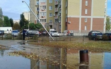 На улице Киева произошел потоп: опубликованы фото