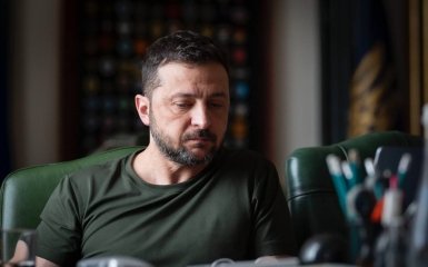 Trump again leans towards Russia