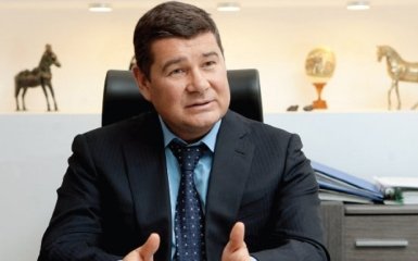 Сбежавший нардеп Онищенко грустит за границей: опубликованы фото