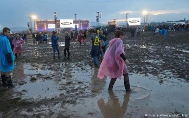 В Германии молния ударила по посетителям рок-фестиваля: появились видео