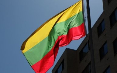 Литва офіційно почала зведення стіни на кордоні з Білоруссю
