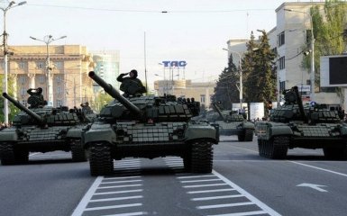 Боевики хвастаются мощной боевой техникой: появилось новое видео подготовки парада к 9 мая в "ЛДНР"