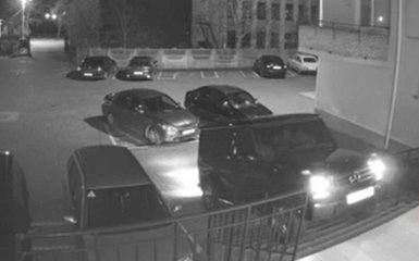 Стало известно, как наказали депутатов за попытку заехать на джипе по лестнице в подъезд