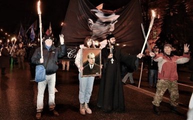 У Києві відбулася хода зі смолоскипами на честь Бандери