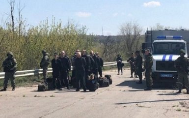 Боевики "ЛНР" передали Киеву 60 заключенных - первые подробности и фото