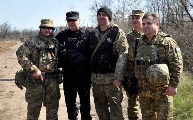 Как Турчинов ездил в "горячую точку" Донбасса: появилось видео