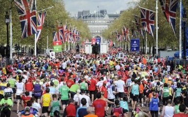 Рекордна кількість: в 2017 році в Лондонському марафоні взяли участь 40 тис. бігунів