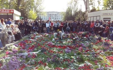 В центре Одессы помянули погибших и задержали дебоширов: появились новые фото