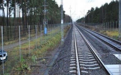 В Україні зобов’язали огороджувати залізничні колії