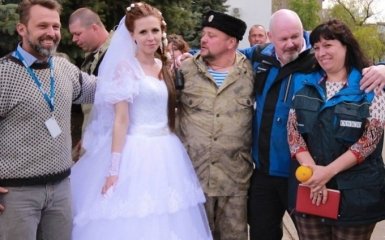 Соцсети возмутил сотрудник ОБСЕ на свадьбе боевика ЛНР: появились фото