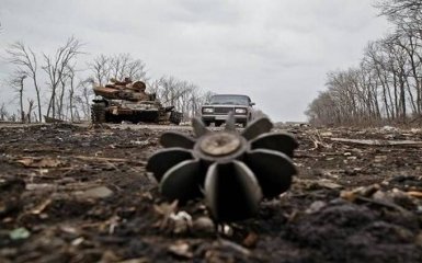 Боевики обстреляли из тяжелого вооружения гражданских на Донбассе