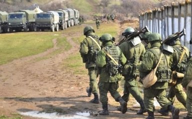 Військові армії РФ спішно будують укріплення на лівому березі Херсонщини та в Криму