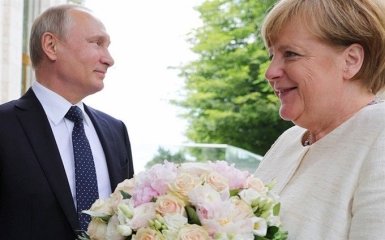 "Ніби баба": на російському ТБ хамовито висловились про Меркель через букет Путіна