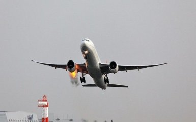 В Алжирі розбився літак з 200 пасажирами на борту