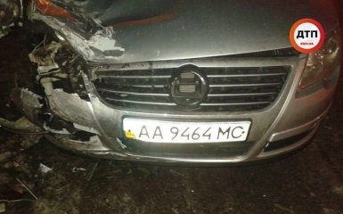 В Киеве пьяный уснул за рулем и устроил серьезную аварию: появились фото