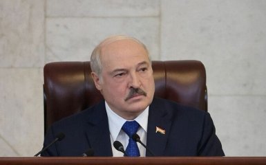 Лукашенко наказав повністю перекрити кордон з Україною