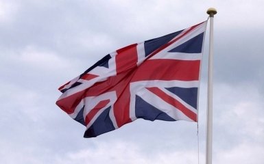 Великобритания готова ввести военное положение: что случилось