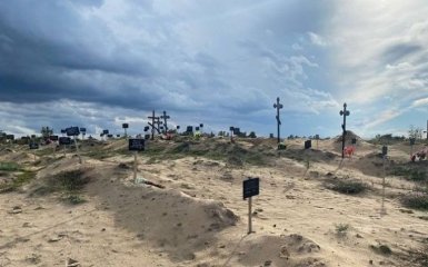 У деокупованому Лимані знайшли масове поховання людей