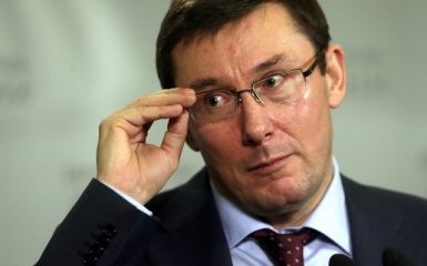 Луценко запропонував Яценюку самому подати у відставку