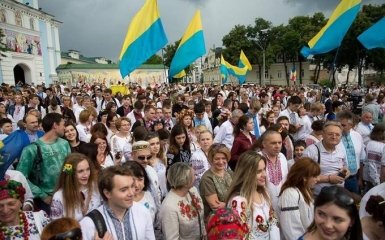 Российский блогер похвастался фото и видео с парада вышиванок в Киеве