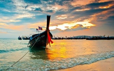 Таиланд ограничивает время пребывание в стране и запретил въезд некоторым туристам