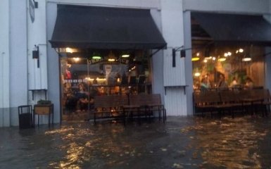 Прикарпаття затопило і засипало градом: опубліковані фото і відео