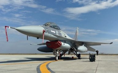 Украинских летчиков могут тренировать на F-16 в Румынии