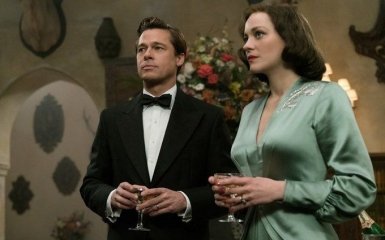 Питт и беременная "разлучница" появились на публике: опубликованы фото