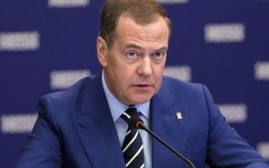 Истерика Медведева. Экс-президент РФ пугает США новым 11 сентября с ядерным терактом