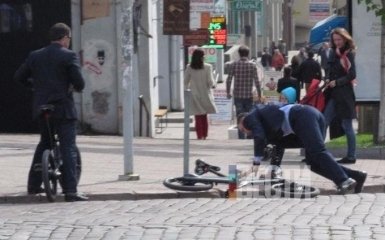 Кличко прокомментировал падение с велосипеда: костюм цел