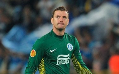 Голкипер "Днепра" забил феноменальный гол, который не засчитали: опубликовано видео