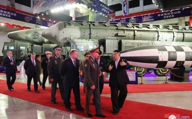 Ким Чен Ын похвастался перед Шойгу запрещенными баллистическими ракетами