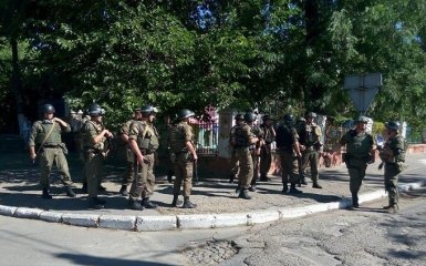 Херсон подняли на уши вооруженные силовики в центре города: появились фото