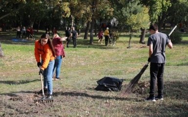 Учнів не можна примушувати працювати на городах та мити школу - освітній омбудсмен