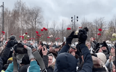 In the center of Moscow, wives of the Russian military came out for a protest - photos and video