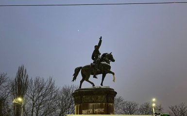 памятник Николаю Щорсу