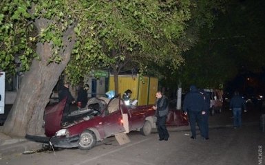 В Одессе пьяный водитель устроил жуткое смертельное ДТП: опубликованы фото и видео