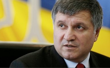Аваков грубо відповів на звинувачення в бажанні захопити владу в Україні